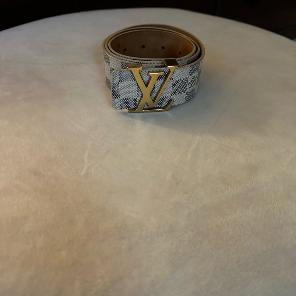 Luxury LOUIS Vuitton (LV)  Belt with Gold Buckle